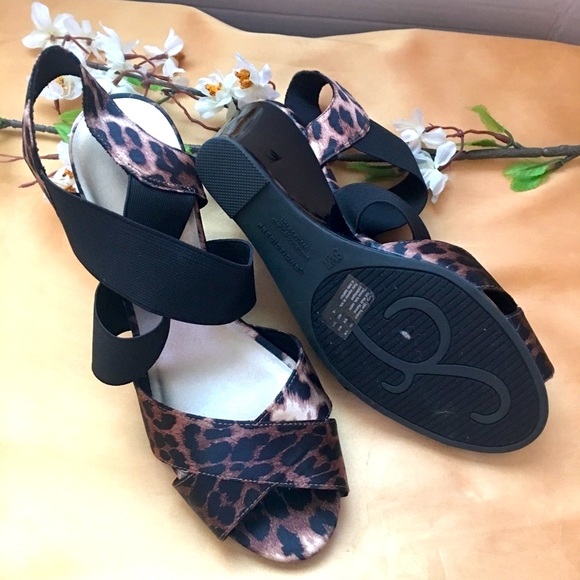 PREDICTIONS WEDGE HEELS - Picture 3 of 5